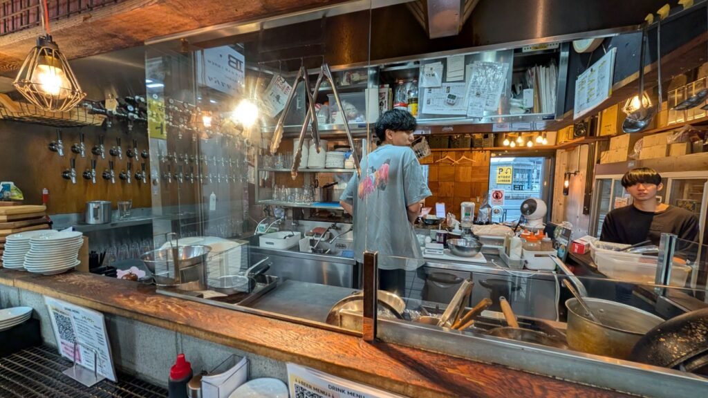 Craft Beer Bar iBrew Shinbashi Inside